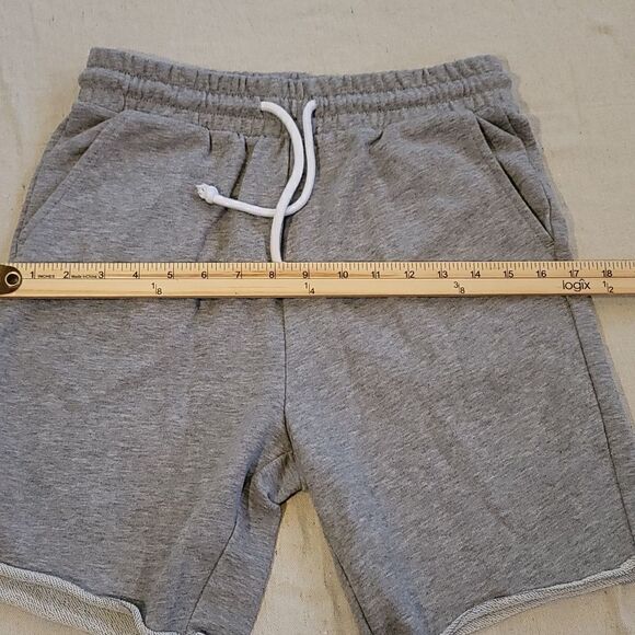 NWOT Girls H&M Sweat Shorts! - Picture 6 of 8